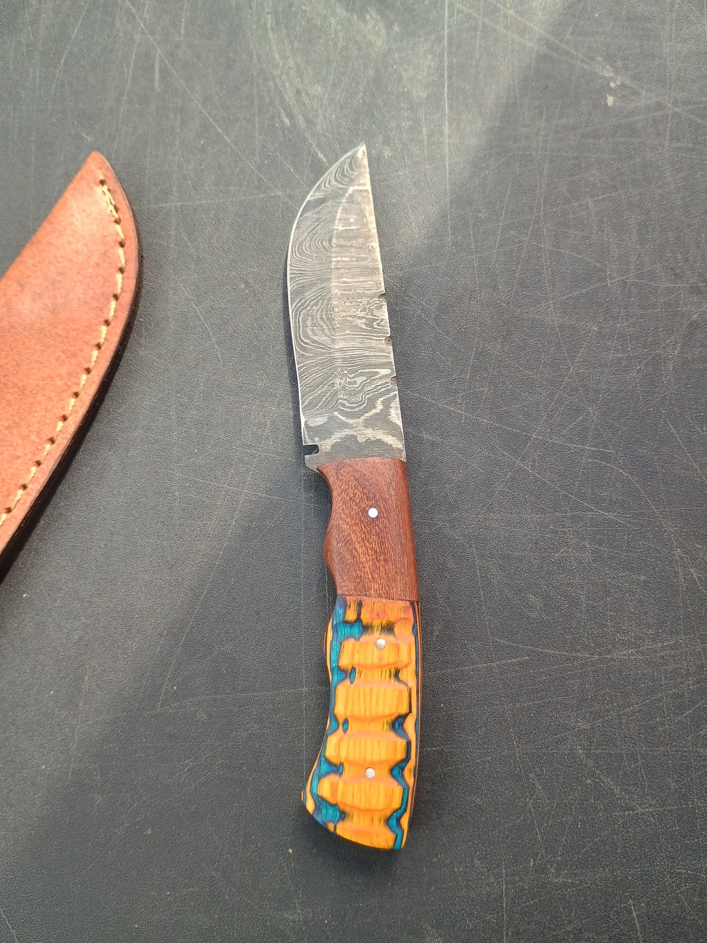 Custom Handmade Damascus steel Hunting Knife With Sheath, Wood Handle 8" Overall